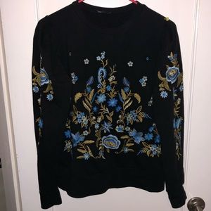 Drew- Embroidered long sleeve top